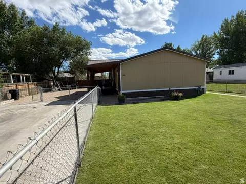 Exterior - 300 E 600 S, Roosevelt, UT 84066 photo 6 of 8
