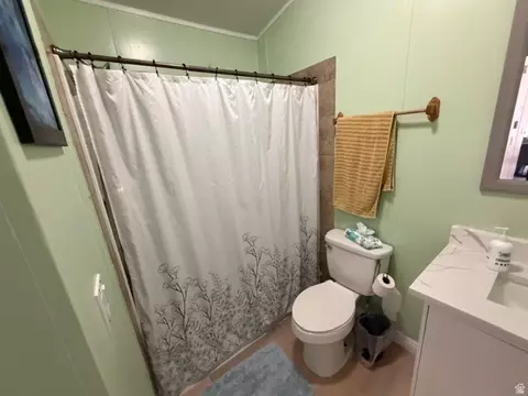 Bath - 300 E 600 S, Roosevelt, UT 84066 photo 3 of 3