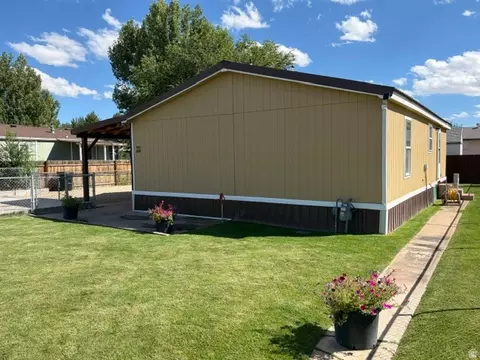 Exterior - 300 E 600 S, Roosevelt, UT 84066 photo 7 of 8