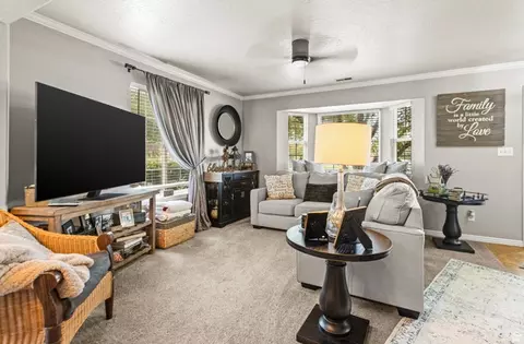 Living - 886 E Hamlet Cir N, Midway, UT 84049 photo 1 of 1