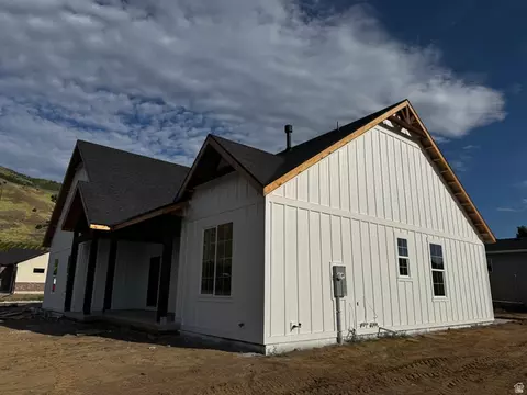 Exterior - 389 W 2100 St S, Perry, UT 84302 photo 4 of 10