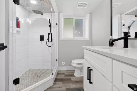 Bath - 13702 S Hackamore Dr E, Draper, UT 84020 photo 8 of 8
