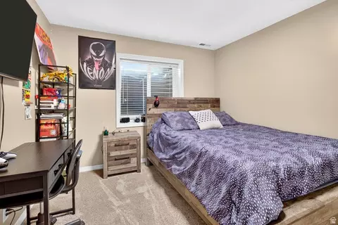 Bedroom - 13702 S Hackamore Dr E, Draper, UT 84020 photo 8 of 9