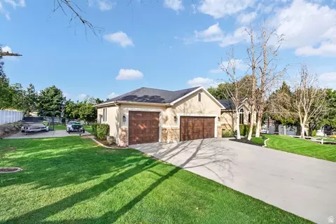 Exterior - 13702 S Hackamore Dr E, Draper, UT 84020 photo 3 of 11