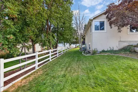 Exterior - 13702 S Hackamore Dr E, Draper, UT 84020 photo 11 of 11