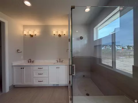 Bath - 819 E 370 N #03, Salem, UT 84653 photo 4 of 5