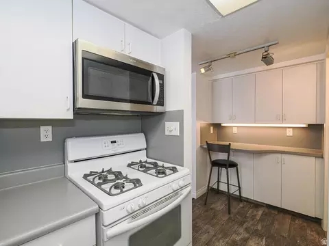 Kitchen - 5477 S Willow Ln, Murray, UT 84107 photo 2 of 3