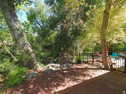 Exterior - 5477 S Willow Ln, Murray, UT 84107 photo 8 of 10