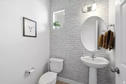 Bath - 862 W Founders Pt S, Midvale, UT 84047 photo 1 of 5