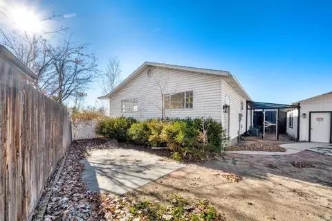 Exterior - 951 E South Fork Cir, Sandy, UT 84094 photo 2 of 4