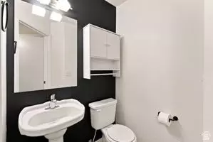 Bath - 803 W Brookside Ct, Payson, UT 84651 photo 1 of 3