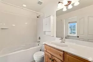 Bath - 803 W Brookside Ct, Payson, UT 84651 photo 3 of 3