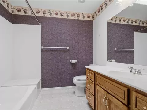Bath - 166 Harper Way, South Weber, UT 84405 photo 3 of 4