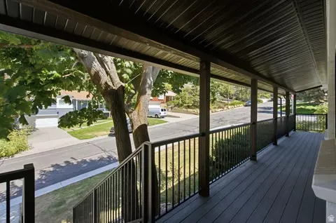 Exterior - 2936 E La Joya Dr S, Holladay, UT 84124 photo 5 of 9