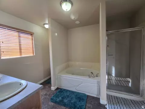 Bath - 876 W 210 S, Spanish Fork, UT 84660 photo 2 of 3