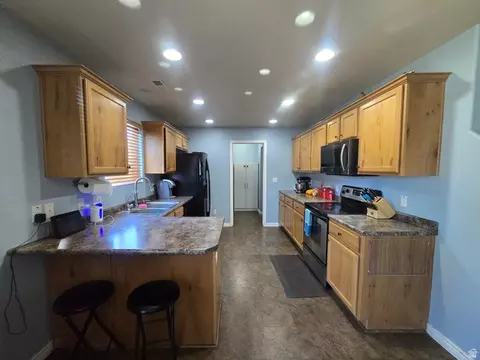 Kitchen - 876 W 210 S, Spanish Fork, UT 84660 photo 1 of 2