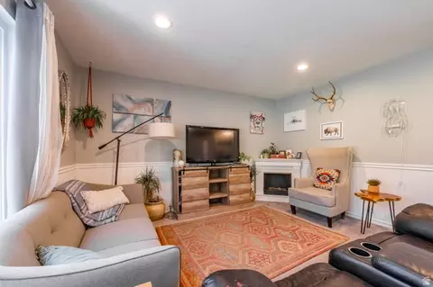 Living - 1538 E Winward Dr, Holladay, UT 84117 photo 1 of 2