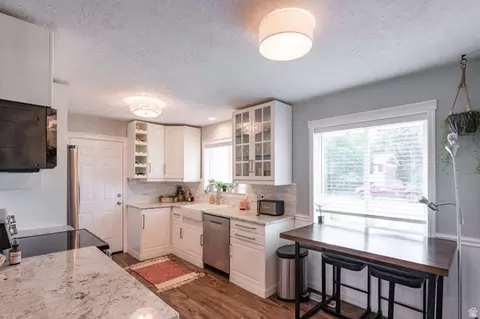 Kitchen - 1538 E Winward Dr, Holladay, UT 84117 photo 3 of 3