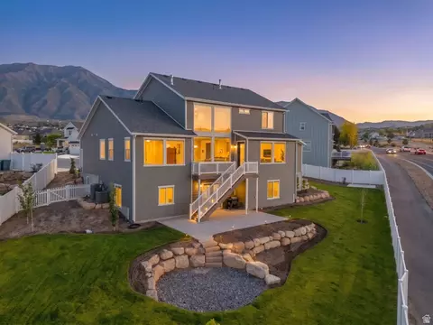 Exterior - 686 W Eaglecrest Cir, Elk Ridge, UT 84651 photo 3 of 4
