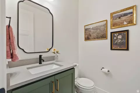 Bath - 686 W Eaglecrest Cir, Elk Ridge, UT 84651 photo 1 of 6