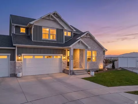 Exterior - 686 W Eaglecrest Cir, Elk Ridge, UT 84651 photo 2 of 4