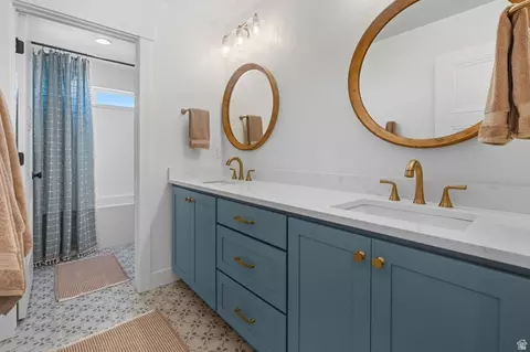 Bath - 686 W Eaglecrest Cir, Elk Ridge, UT 84651 photo 5 of 6