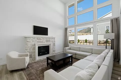 Living - 3411 S Snowberry Dr, Mapleton, UT 84664 photo 2 of 2
