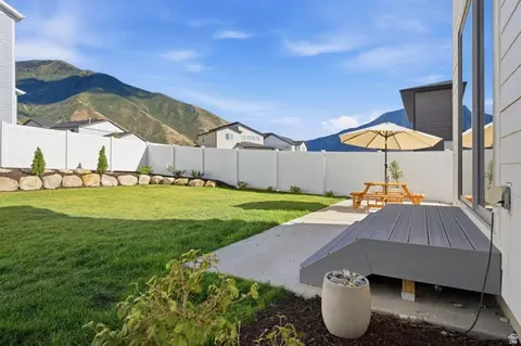 Exterior - 3411 S Snowberry Dr, Mapleton, UT 84664 photo 11 of 13