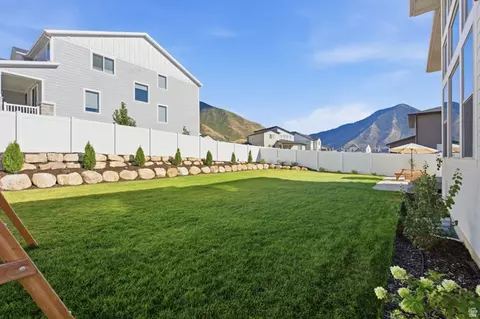 Exterior - 3411 S Snowberry Dr, Mapleton, UT 84664 photo 9 of 13