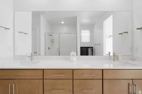 Bath - 3411 S Snowberry Dr, Mapleton, UT 84664 photo 2 of 6