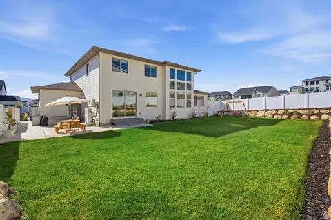 Exterior - 3411 S Snowberry Dr, Mapleton, UT 84664 photo 7 of 13