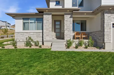 Exterior - 3411 S Snowberry Dr, Mapleton, UT 84664 photo 2 of 13