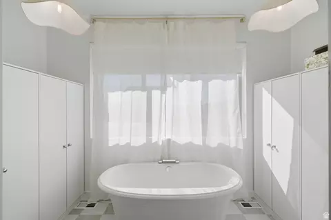 Bath - 3411 S Snowberry Dr, Mapleton, UT 84664 photo 3 of 6