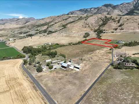 2285 E Maple Leaf Dr, Cove, UT 84320 photo 2