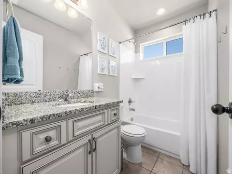 Bath - 7485 N White Birch Dr, Eagle Mountain, UT 84005 photo 2 of 3
