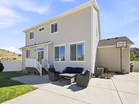 Exterior - 7485 N White Birch Dr, Eagle Mountain, UT 84005 photo 5 of 5