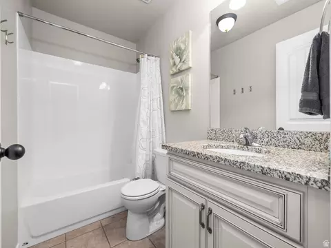 Bath - 7485 N White Birch Dr, Eagle Mountain, UT 84005 photo 3 of 3