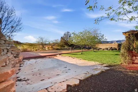 Exterior - 1025 N Ruby Pl, Washington, UT 84780 photo 6 of 6