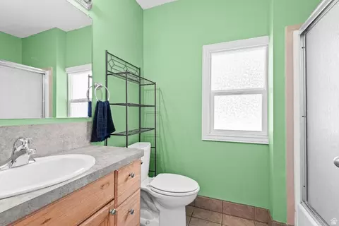 Bath - 608 S 1000 E, Clearfield, UT 84015 photo 1 of 1