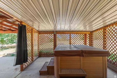 Exterior - 608 S 1000 E, Clearfield, UT 84015 photo 6 of 8