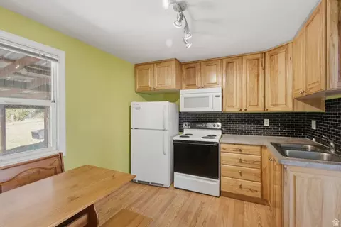 Kitchen - 608 S 1000 E, Clearfield, UT 84015 photo 1 of 2