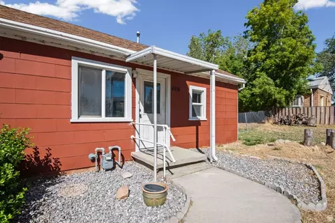 Exterior - 608 S 1000 E, Clearfield, UT 84015 photo 2 of 8