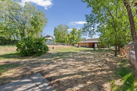 Exterior - 608 S 1000 E, Clearfield, UT 84015 photo 5 of 8