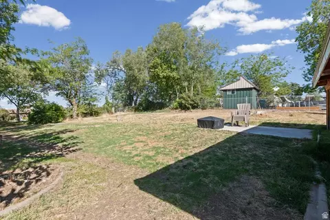 Exterior - 608 S 1000 E, Clearfield, UT 84015 photo 4 of 8
