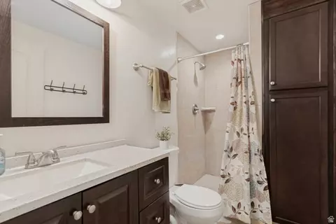 Bath - 908 N 940 W #43, Orem, UT 84057 photo 6 of 6