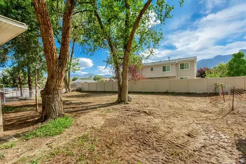 Exterior - 804 E 10600 S, Sandy, UT 84094 photo 2 of 3