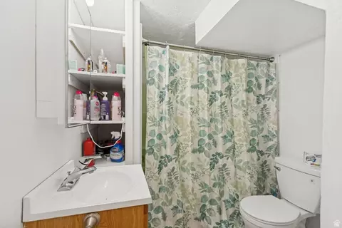 Bath - 804 E 10600 S, Sandy, UT 84094 photo 2 of 2