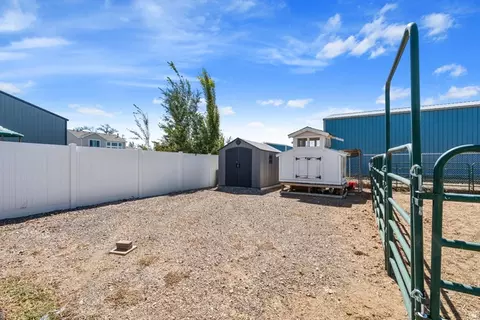 Exterior - 5289 W 3750 S, Hooper, UT 84315 photo 7 of 13