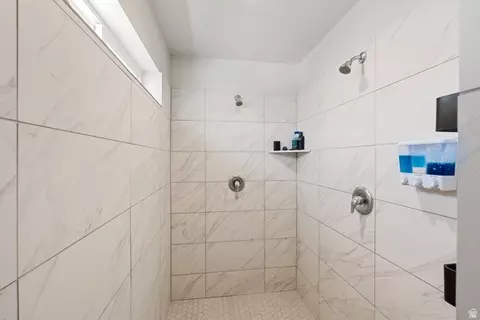 Bath - 5289 W 3750 S, Hooper, UT 84315 photo 3 of 6