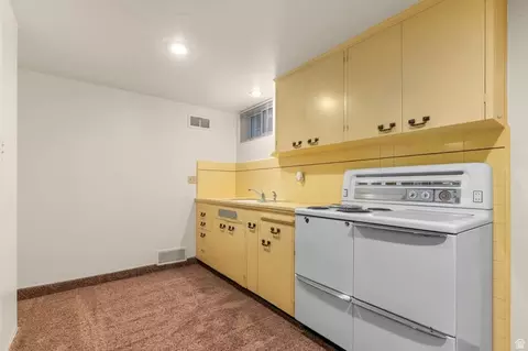Kitchen - 2657 E Valley Ave, Holladay, UT 84117 photo 3 of 3